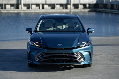 2026 Toyota Camry Hybrid XLE AWD