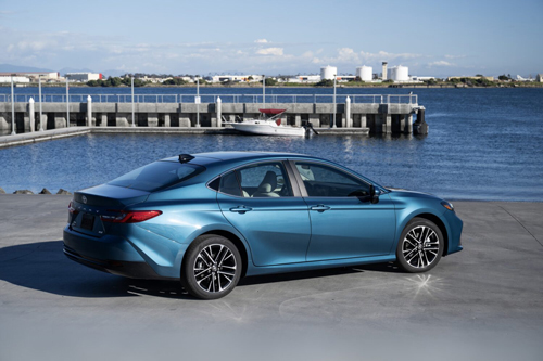 2026 Toyota Camry Hybrid XLE AWD